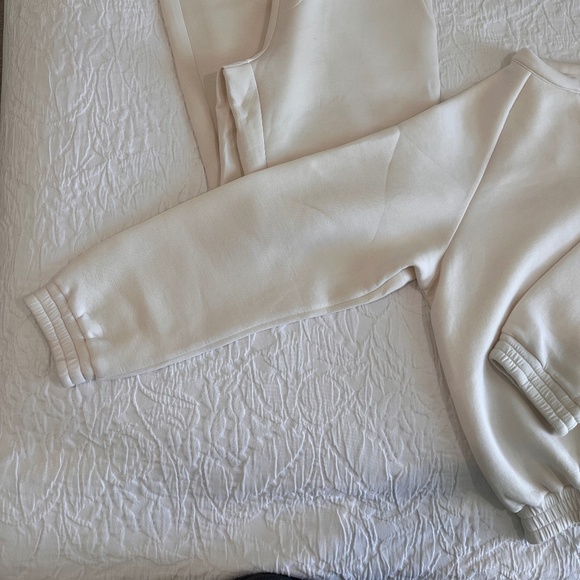 Lezé the Label Matching Set, Medium Bone - Picture 3 of 12